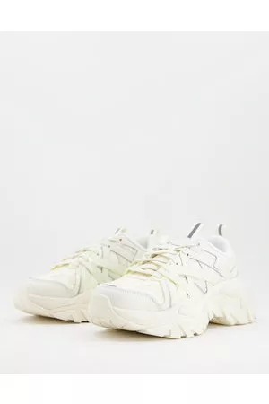 Fila Interation trainers in off