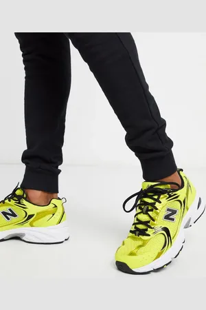 New Balance 530 trainers in