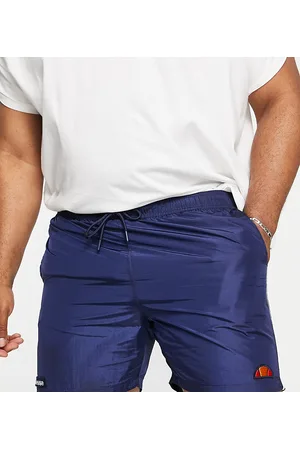 ellesse Plus short with white piping in