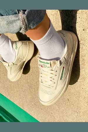 Reebok Classic Club C Vintage Trainers In Chalk With Green