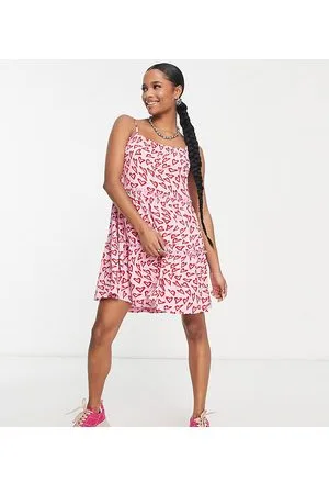 Urban Threads Tiered swing dress in heart print