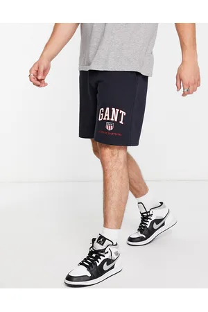 GANT Retro shield logo contrast waistband sweat shorts in