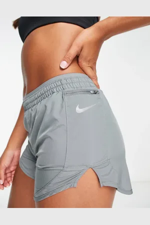 Nike Tempo Luxe 3inch shorts in