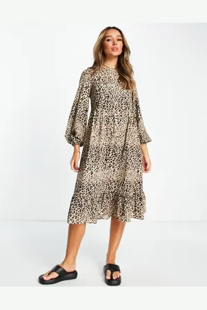 Urban Threads Tiered midi smock dress in leopard print