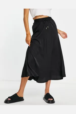 Urban classics High waisted satin midi skirt in