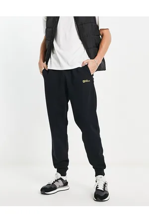 Jack Wolfskin Essential small logo joggers in