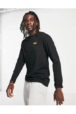 Jack Wolfskin Essential chest logo long sleeve t-shirt in