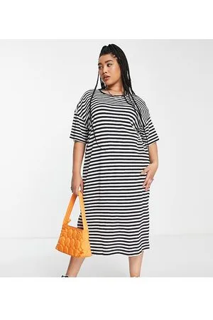 Noisy May Midi t-shirt dress in black and white stripe