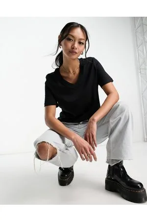 SELECTED Femme v neck t-shirt with short sleeves in