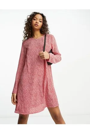 Glamorous Long sleeve smock dress in red white floral