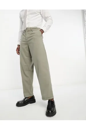 New Look Men Chinos - Relaxed pleat front trousers in khaki