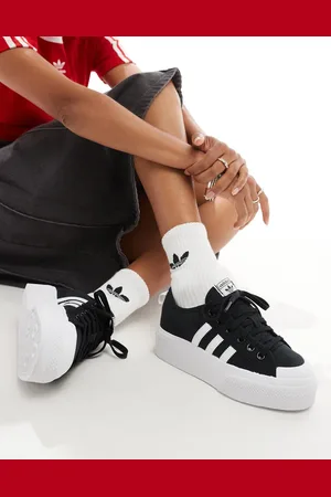 adidas Nizza platform trainers in /white