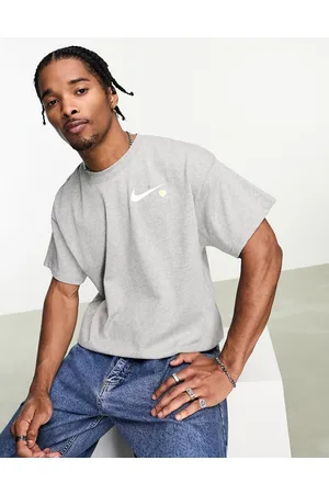 Nike Unisex heart t-shirt in