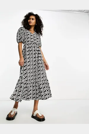 Urban Threads Midaxi smock dress in abstract print