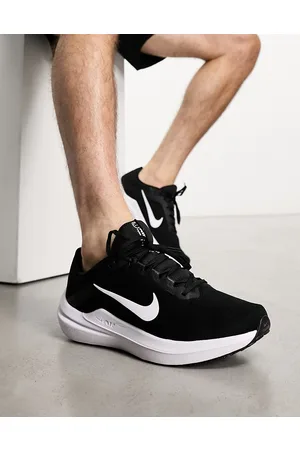 Nike Air Winflo 10 trainers in