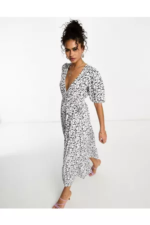 Glamorous Short sleeve tie waist wrap maxi dress in black ditsy
