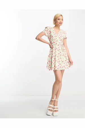 Glamorous V neck tie waist dress in rose bud floral