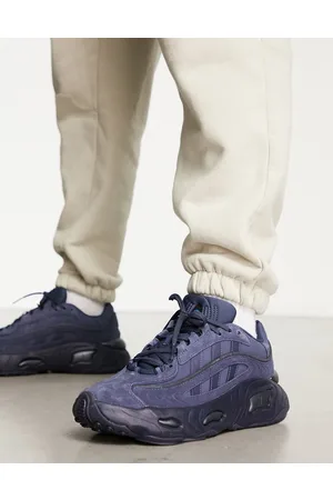 adidas Oznova trainers in