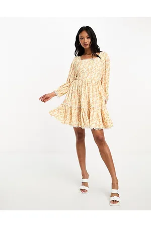 Glamorous Long sleeve mini smock dress with tiered skirt in ditsy