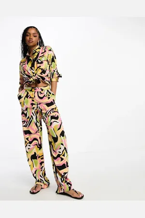 Pieces® Straight leg trousers co-ord in wavy print