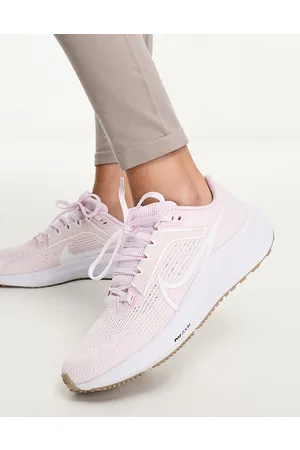 Nike Air Zoom Pegasus 40 trainers in pale