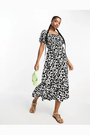 Influence Shirred drop hem midi dress in monochrome print