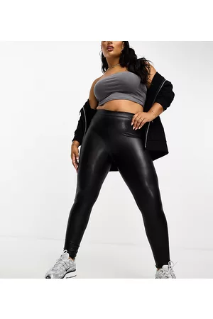 Pieces® Pieces Curve faux leather leggings in