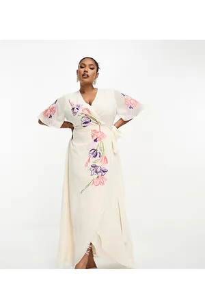 HOPE & IVY Embroidered floral maxi dress in ivory