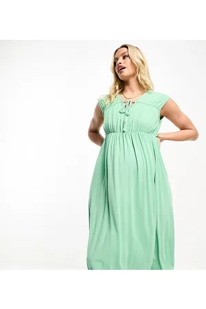 Mama;licious Mamalicious Maternity gathered bodice sleeveless maxi dress in