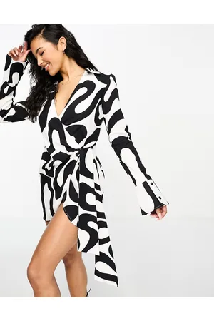 Simmi London Simmi linen blend wrap mini dress in mono squiggle print