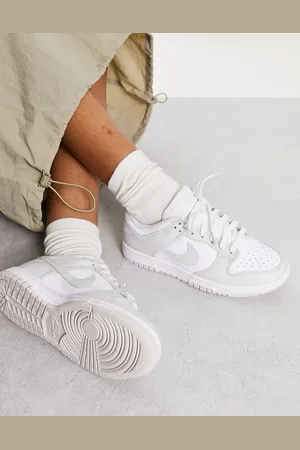 Nike Dunk low trainers in photon dust