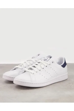 adidas Stan Smith trainers in and navy