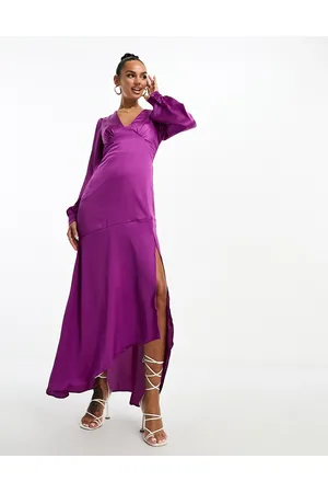 Liquorish Satin maxi dress with split in deep fuchsia