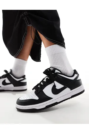 Nike Dunk Low trainers in and black