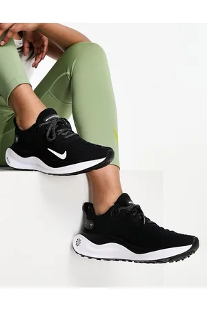 Nike React Infinity Run 4 trainers in and grey