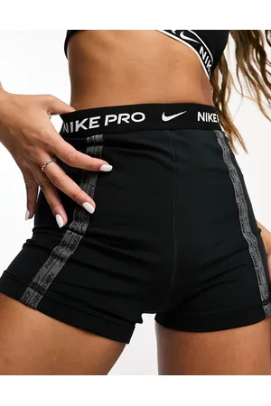 Nike Nike Pro Training Femme Dri-Fit high rise shorts in