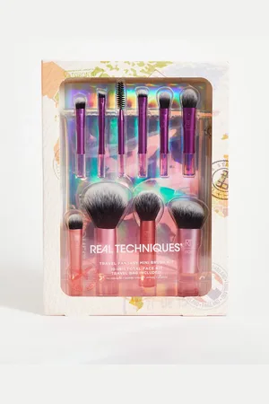 Real Techniques Travel Fantasy Mini Brush Set (save 52%)