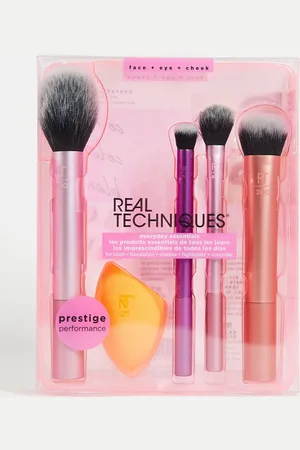 Real Techniques Everyday Essentials Brush Set (save 38%)