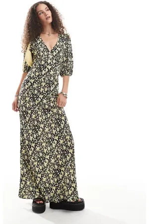 Glamorous V neck maxi dress in folk floral