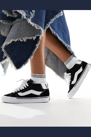Vans Knu Skool mid trainers in and white
