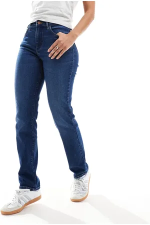 Wrangler Straight fit jeans in dark vintage wash