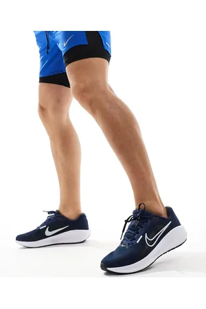 Nike Downshifter 13 trainers in