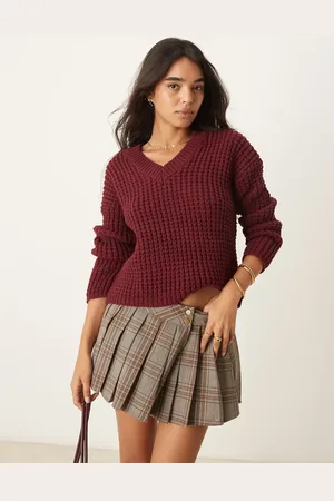 New Look V neck jumper in burgundy