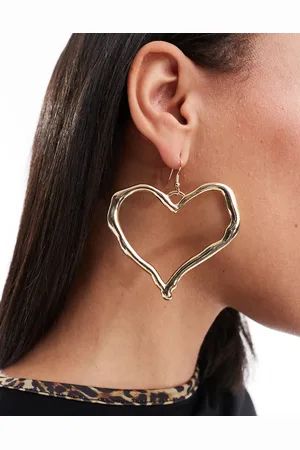 petit moments Avery large heart drop earrings in