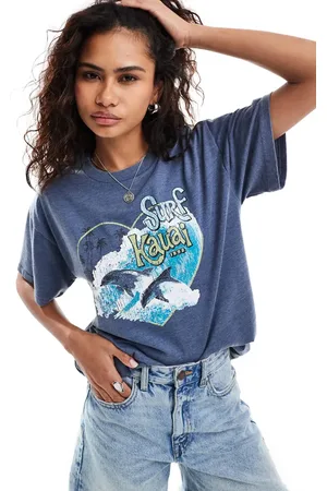 Daisy Street Relaxed t-shirt in washed with dolphin graphic