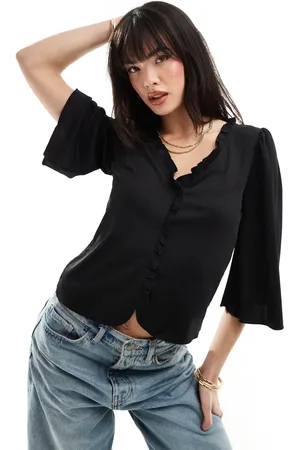 VILA Ribbed t-shirt with bell sleeve in black