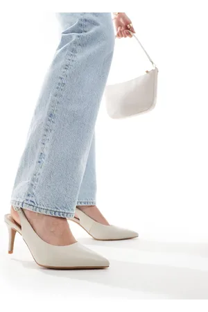 New Look Slingback cout shoe in off