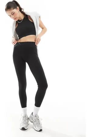 Tala Sculpt Seamless ribbed racerback sports bra in