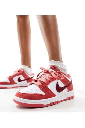 Nike Dunk SE low trainers in off white and pink mix