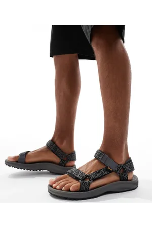 Teva Winsted walking sandals in black and grey